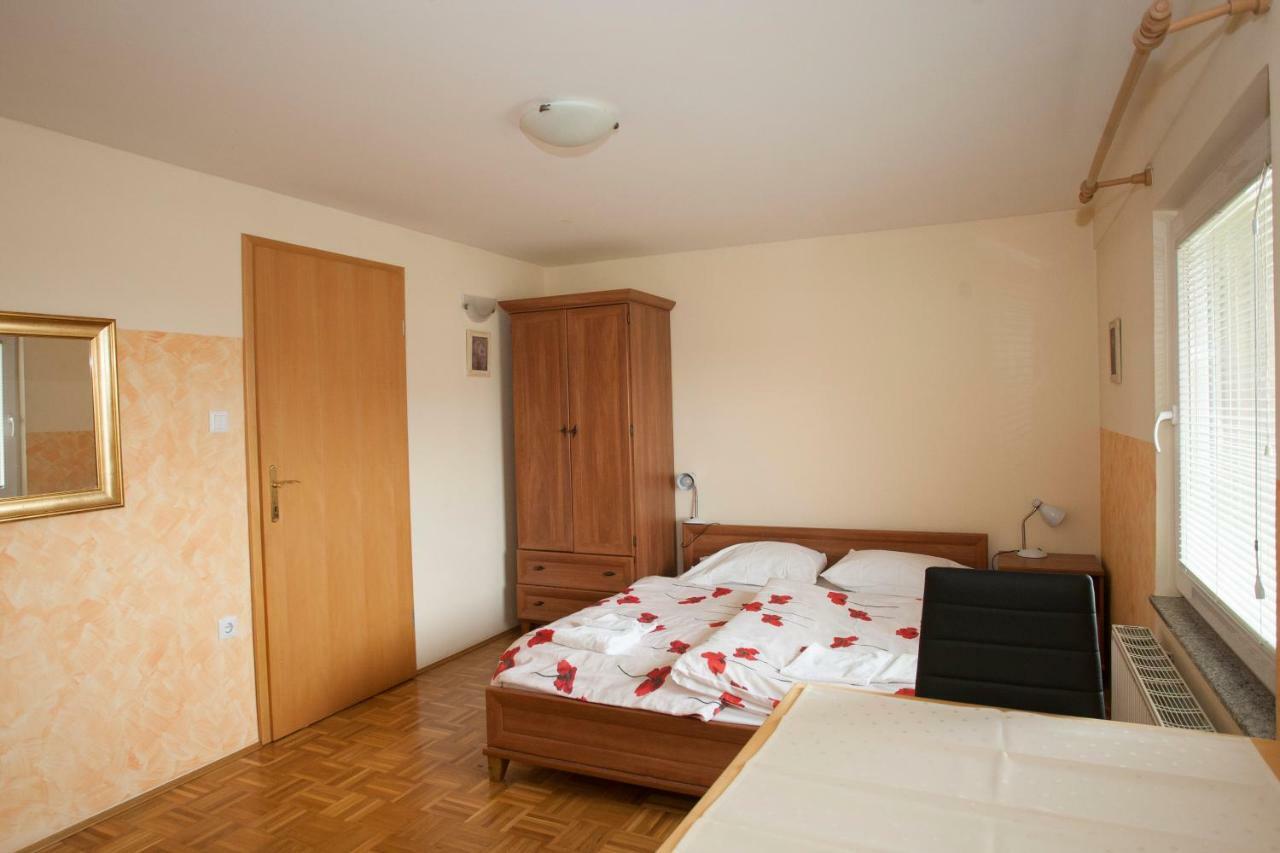 Guest House Celan Spodnja Hajdina Exteriör bild